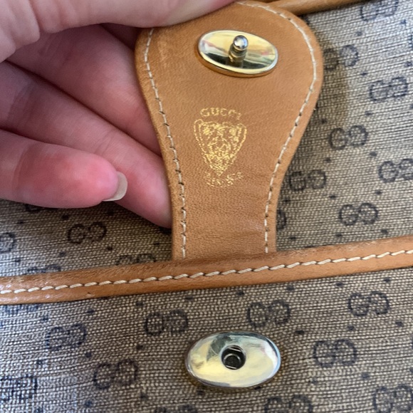 “Gucci” crossbody purse - Picture 3 of 11